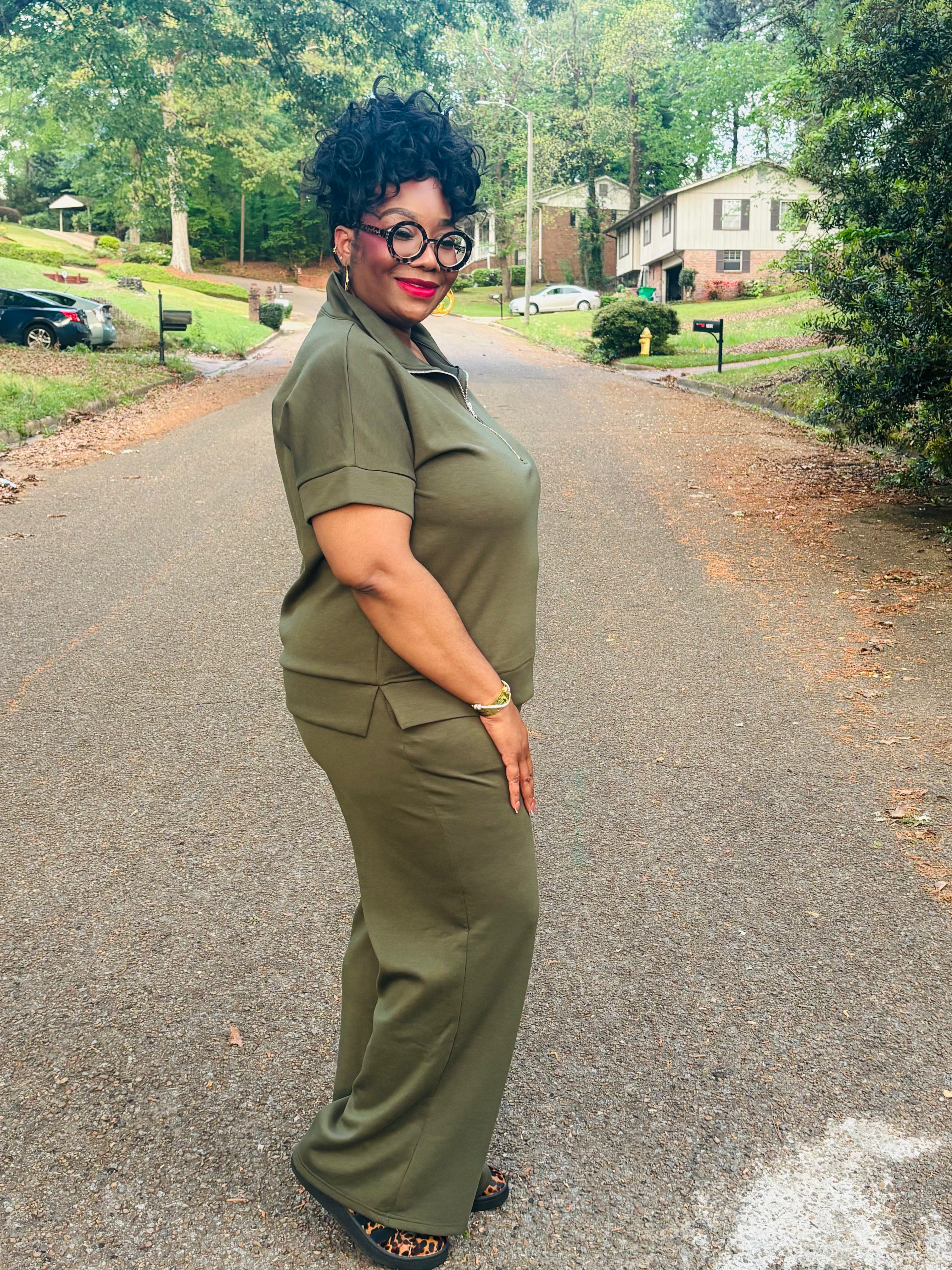 Olive Half Zip Scuba Matching Set – https://shesplushboutique.com
